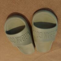 Chinelas nuevas 