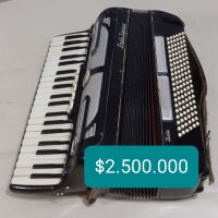 Vendo Acordeón de 120 Bajos y Acordeón.