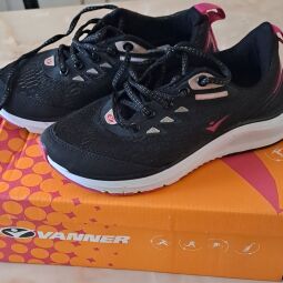 Vendo zapatilla y chaleco