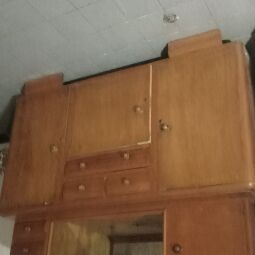 Se vende aparador antiguo 