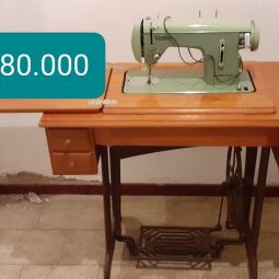 Maquina de Coser Godeco.