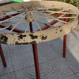 RUEDA DE HIERRO APTA PARA MESA