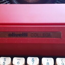 Maquina de Escribir - Olivetti 