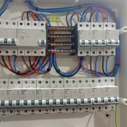 Electricista las 24 hs